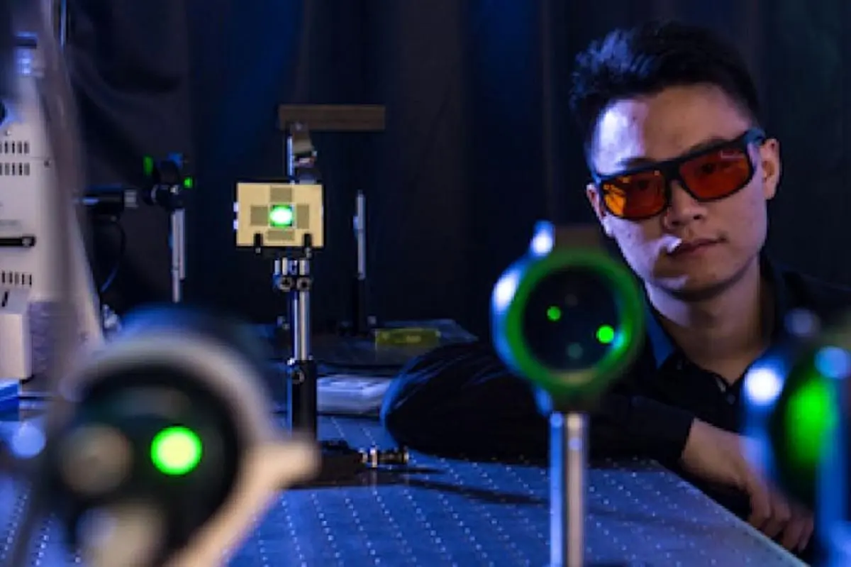 دوربینی که اثر انگشت را از فاصله یک متری ثبت می کند