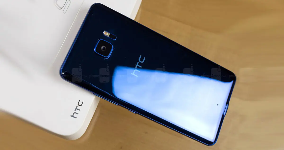 مدل یاقوت کبود HTC U Ultra بیش از ۳ میلیون تومان قیمت دارد