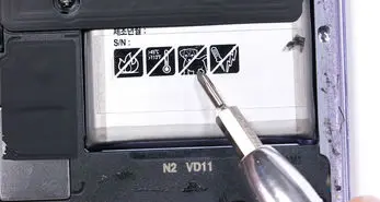 علامت ضد سگ بر روی باتری گوشی گلکسی S8 به چه معناست؟