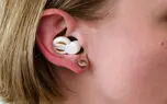 نقد و بررسی گجت QuietOn؛ کاهش صداهای مزاحم در یک چشم بر هم زدن