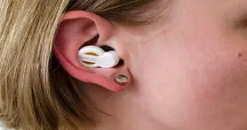 نقد و بررسی گجت QuietOn؛ کاهش صداهای مزاحم در یک چشم بر هم زدن