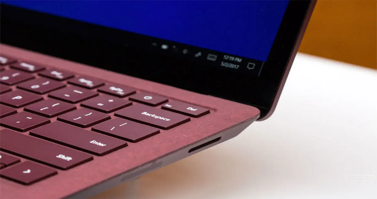 دانگل USB نوع C مایکروسافت در محصولات جدیدش