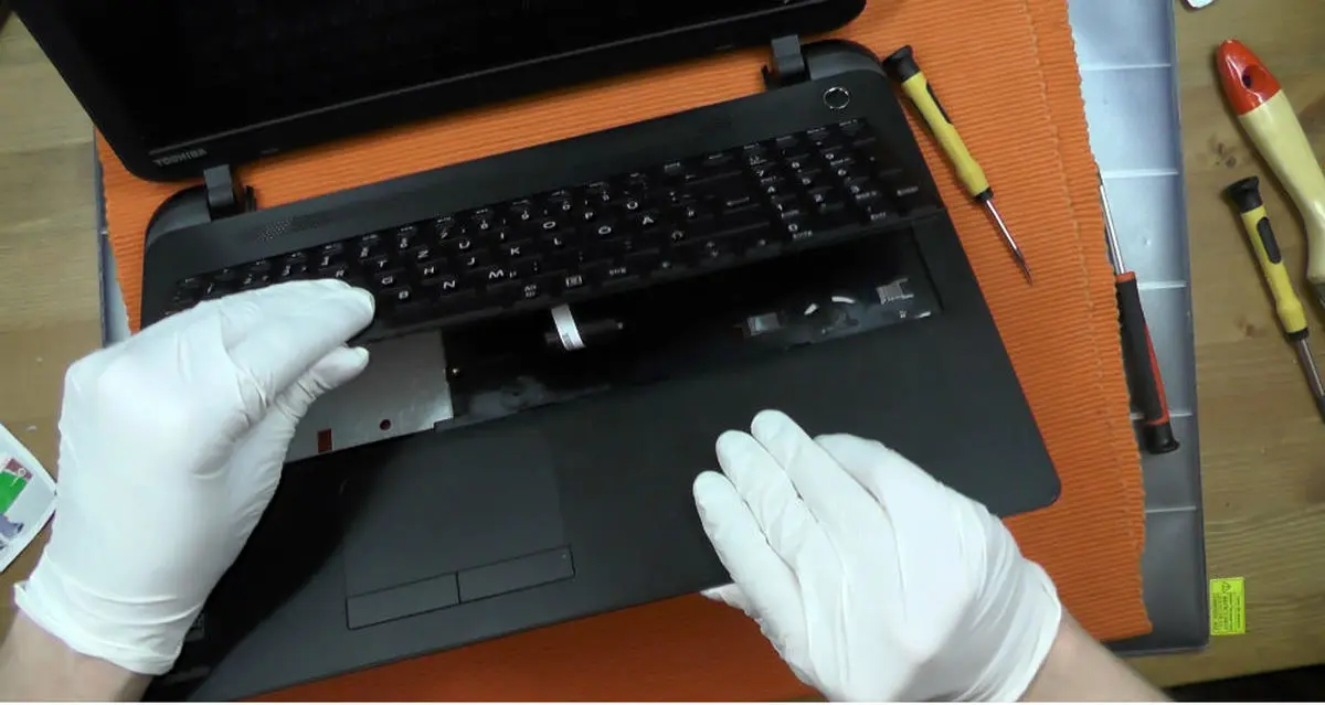 چگونه صفحه کلید یا پد لمسی لپ‌ تاپ خود را عوض کنیم؟