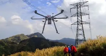 ربات پرنده ی عنکبوتی به کمک صنعت برق می آید