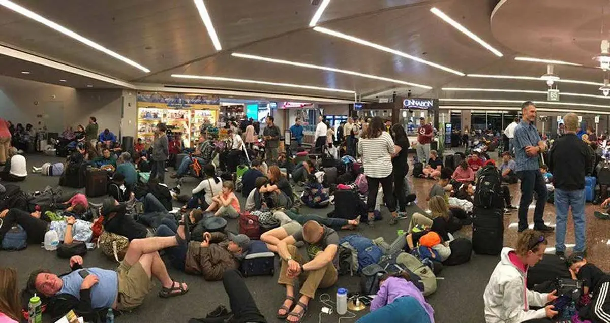 تأخیر پرواز هواپیما به خاطر پرتاب سکه داخل موتور