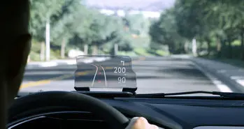 استفاده از نمایشگر های هد آپ در نسل آینده خودرو ها