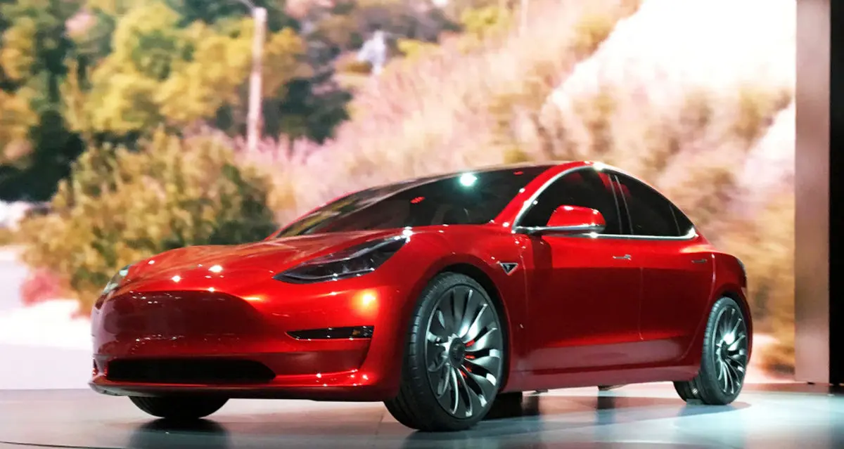 همه آنچه که نیاز است درباره خودرو Tesla Model 3 بدانیم