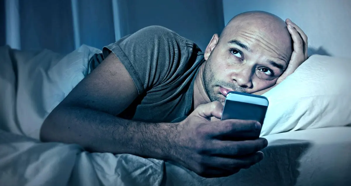 نور آبی صفحه‌نمایش‌ها، خواب را از شما می‌گیرد!