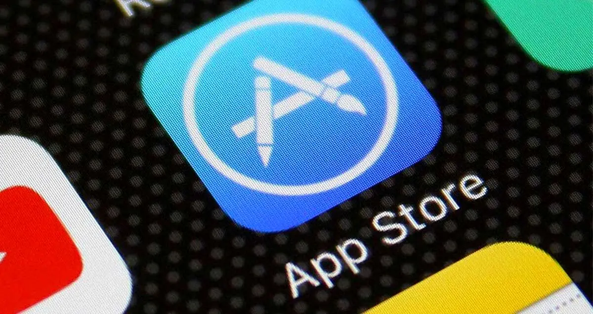 حذف برنامه‌های محبوب ایرانی از اپ استور