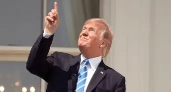 هجوم آمریکایی ها به گوگل بعد از خورشید گرفتگی/ چشمان ترامپ درد گرفت!