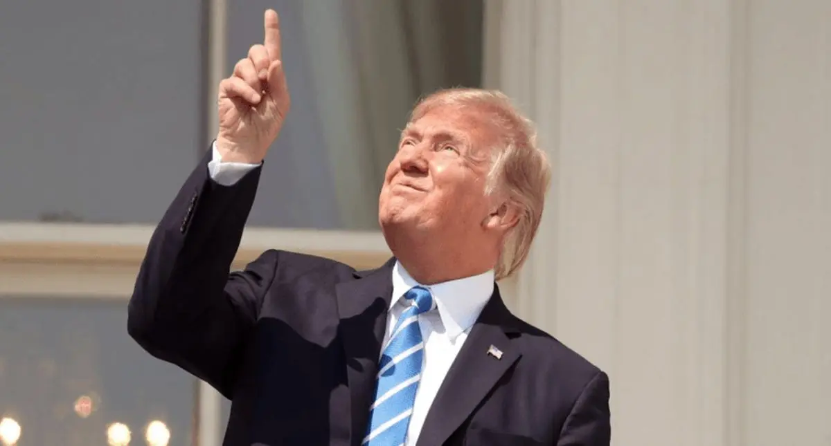 هجوم آمریکایی ها به گوگل بعد از خورشید گرفتگی/ چشمان ترامپ درد گرفت!