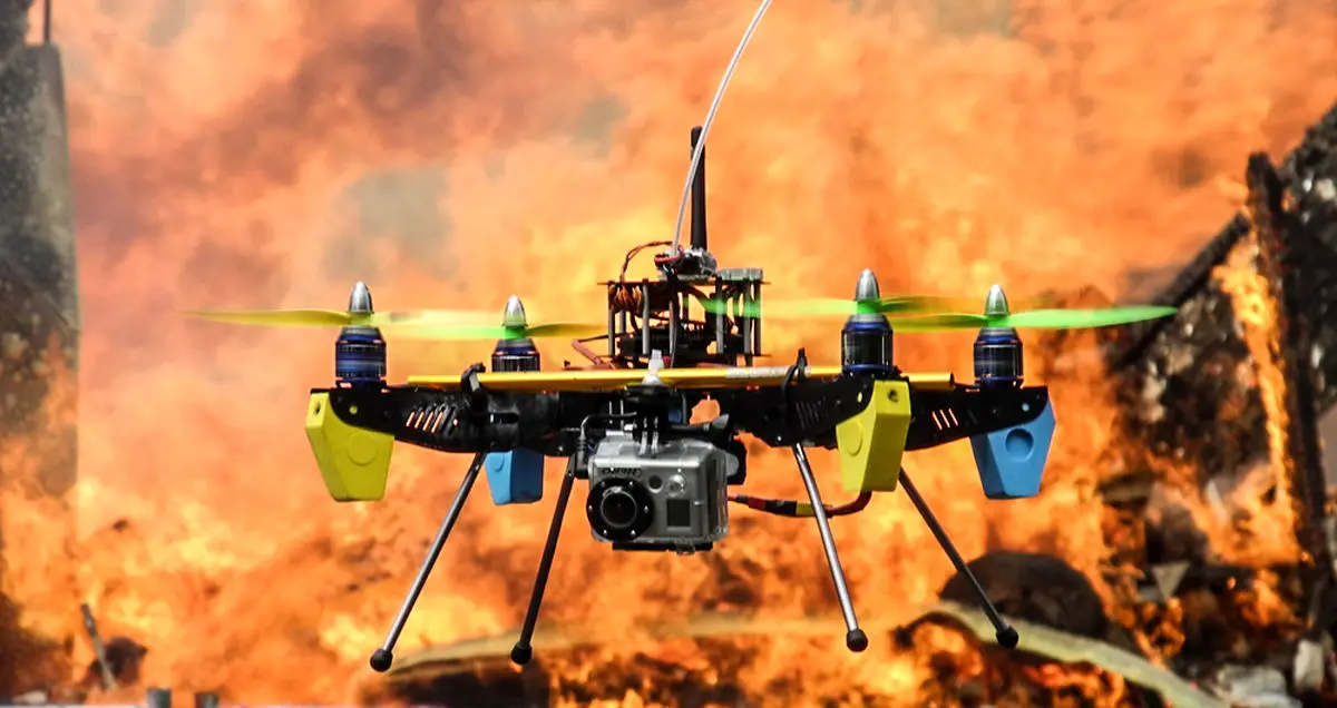 چگونه آتش نشان‌ها با استفاده از پهباد جان افراد را نجات می‌دهند؟