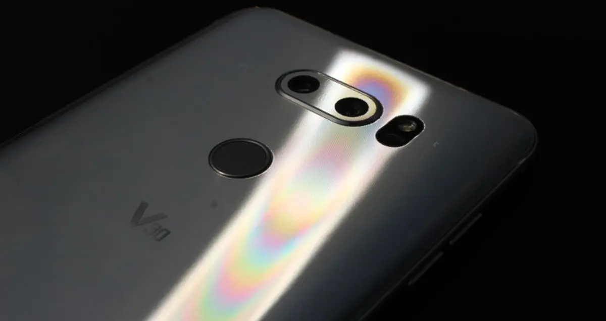 تماشا کنید: جعبه گشایی ال‌جی V30