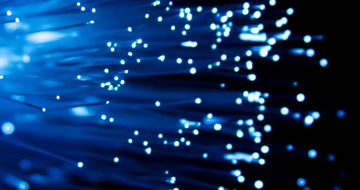 فیبر نوری جایگزین کابل مسی می‌شود