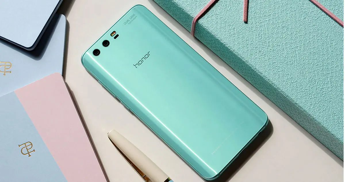 هواوی Honor 9 فیروزه‌ای هم رسید؛ پرچمداری با رنگ متفاوت