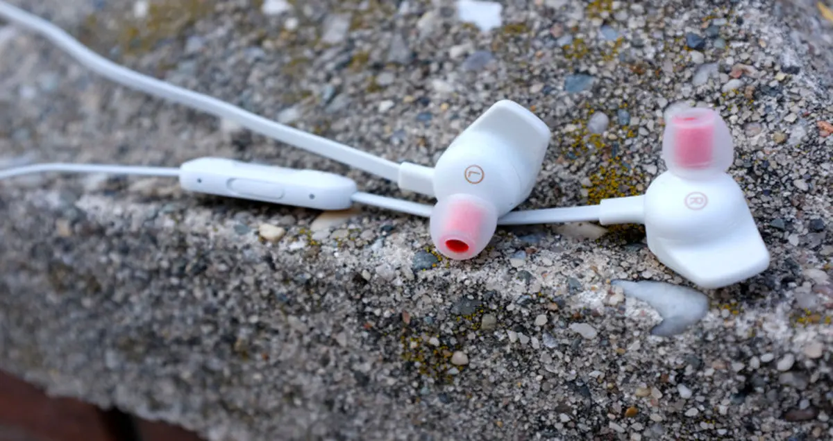 هدفون Fitbit Flyer به ساعت های هوشمند متصل می شود!