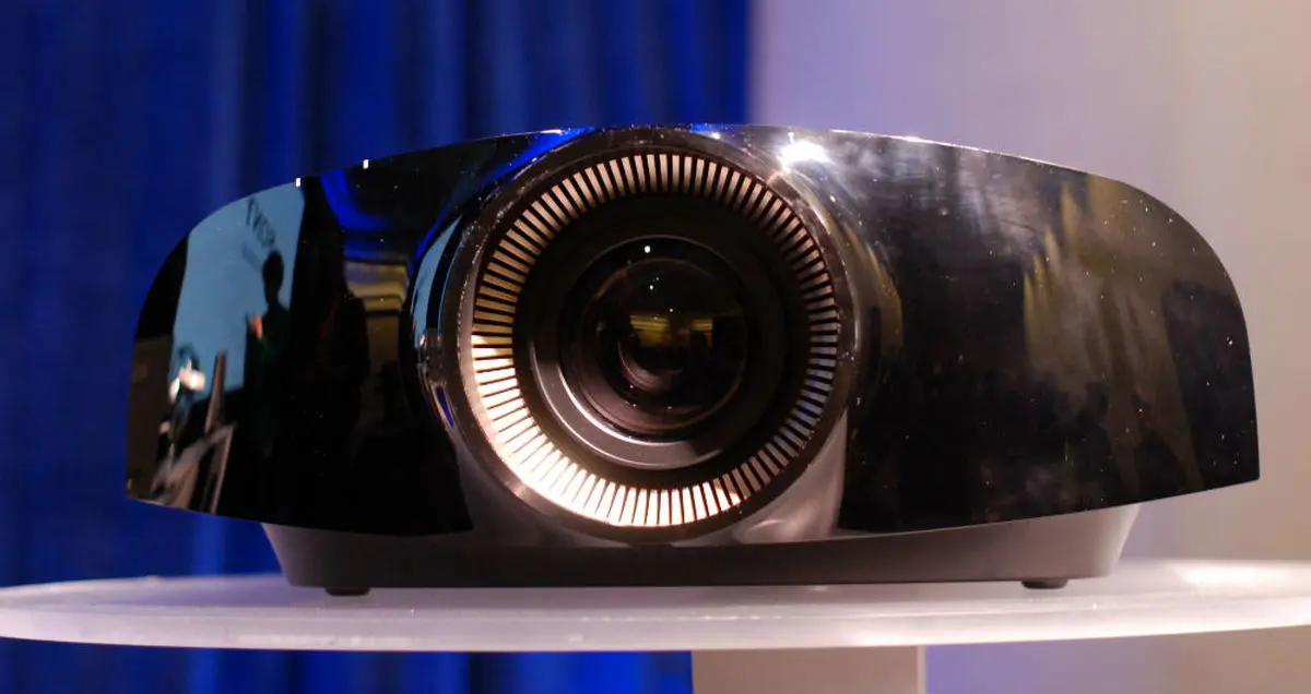 پروژکتور ۴K سونی ۵۰۰۰ دلار قیمت دارد!