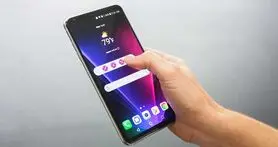مقایسه صفحه نمایش گوشی V30 با نمایشگر پرچم‌داران سامسونگ