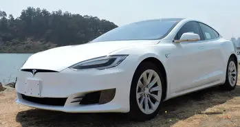 تسلا به کمک طوفان‌زدگان آمریکایی می‌رود