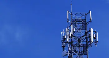 نماینده مجلس: وزیر ارتباطات باید مشکلات آنتن دهی را رفع کند