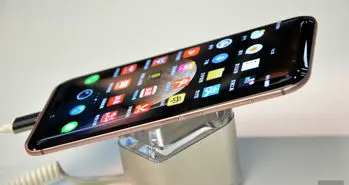 لامپ جادویی که تلفن همراه شما را گروگان می‌گیرد!