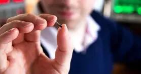 کاشت میکرو تراشه مجهز به NFC درون بدن/ با کلید و کارت های اعتباری خداحافظی کنید