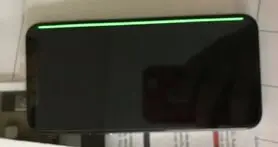 خط سبز رنگ در حاشیه صفحه نمایش آیفون X مشکل‌ساز شد!