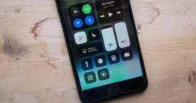 باگ عجیب iOS11 باعث قفل شدن تاریخ و ساعت دستگاه می شود!