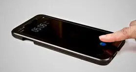 سیناپتیک غیرممکن را ممکن کرد؛ قرارگیری سنسور اثر انگشت زیر نمایشگر گوشی