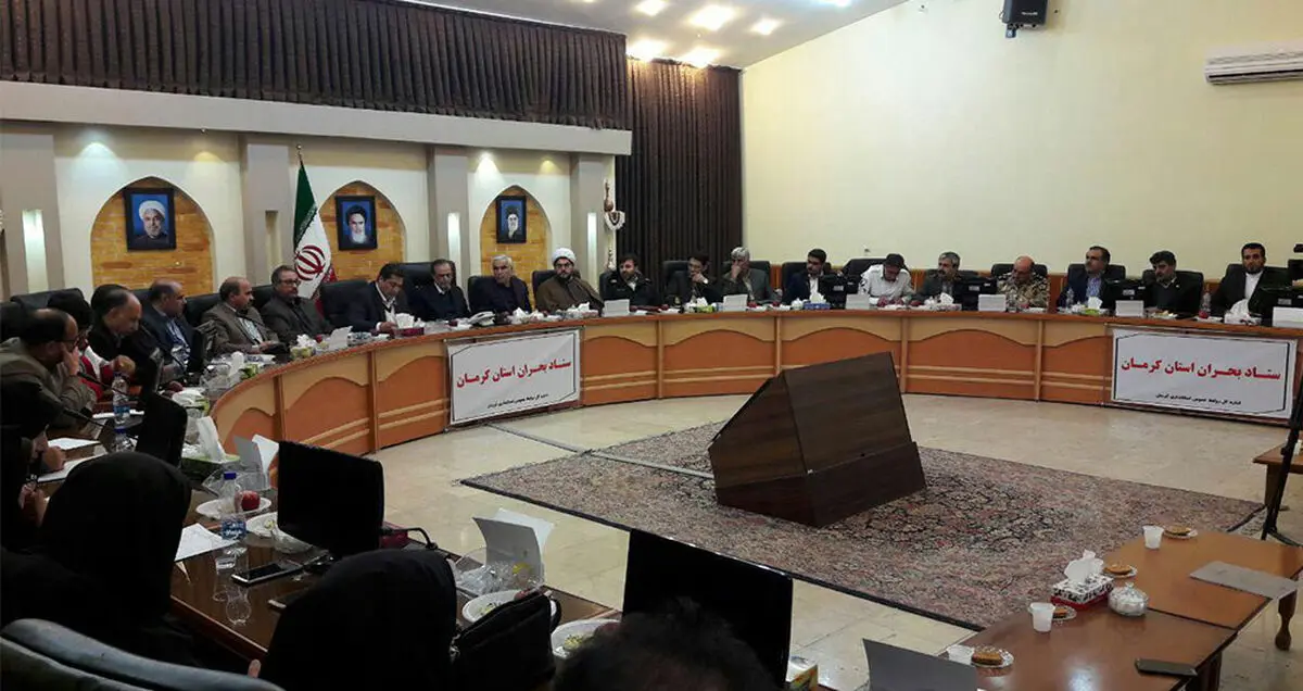 مدیرکل ارتباطات استان کرمان از جلسه مدیریت بحران اخراج شد‌!