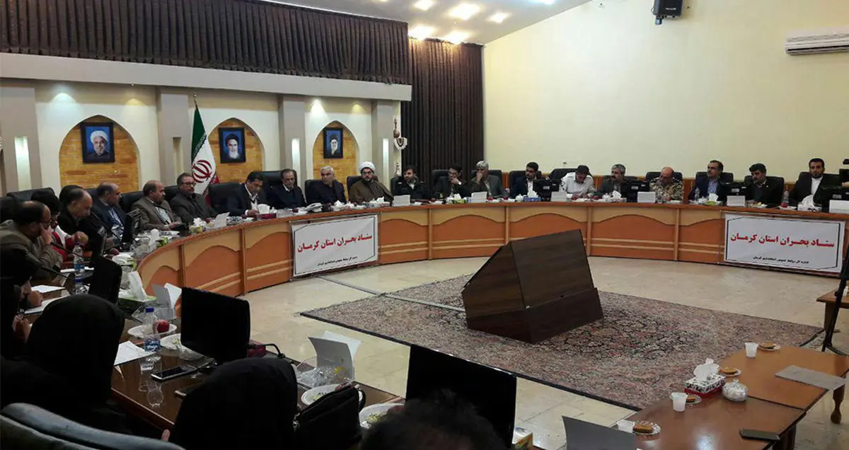 مدیرکل ارتباطات استان کرمان از جلسه مدیریت بحران اخراج شد‌!