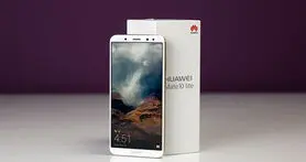 گوشی میت 10 لایت مجهز به صفحه نمایش FullView است