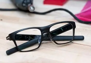 عینک هوشمند اینتل بر خلاف رقیب گوگلی‌اش کاربرپسند و بدون عوارض است!