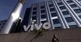 گوشی اسرارآمیز شرکت Vivo احتمالا دارای دوربین چرخشی و حسگر اثر انگشت داخلی است