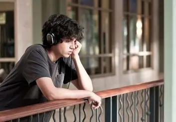 آقایان و خانم ها در این سنین شیفته سبک خاصی از موسیقی می شوند!