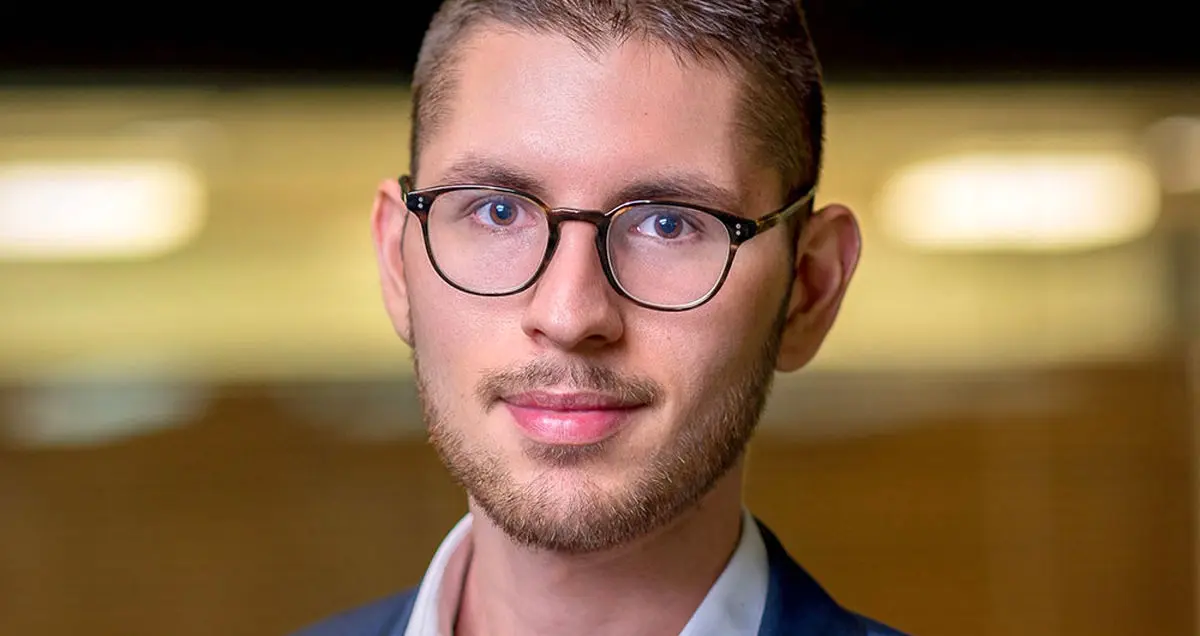 این جوان 24 ساله با سرمایه گذاری در بیت کوین پول پارو می کند!