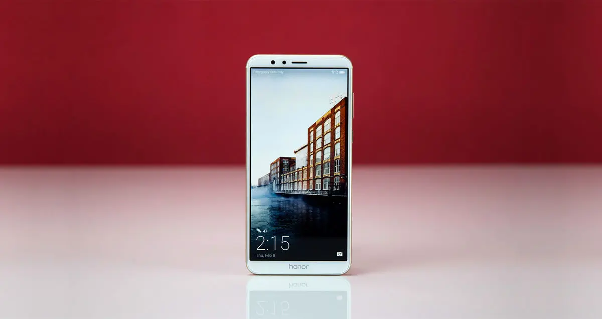 بررسی آنر 7X - میان رده‌ای قدرتمند برای جوانان