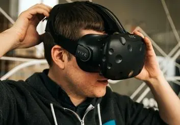 بخش های «گوشی هوشمند» و «واقعیت مجازی» اچ تی سی به احتمال قوی ادغام می شوند