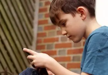 اپلیکیشن مراقبت از کودک و نوجوان بومی سازی شد