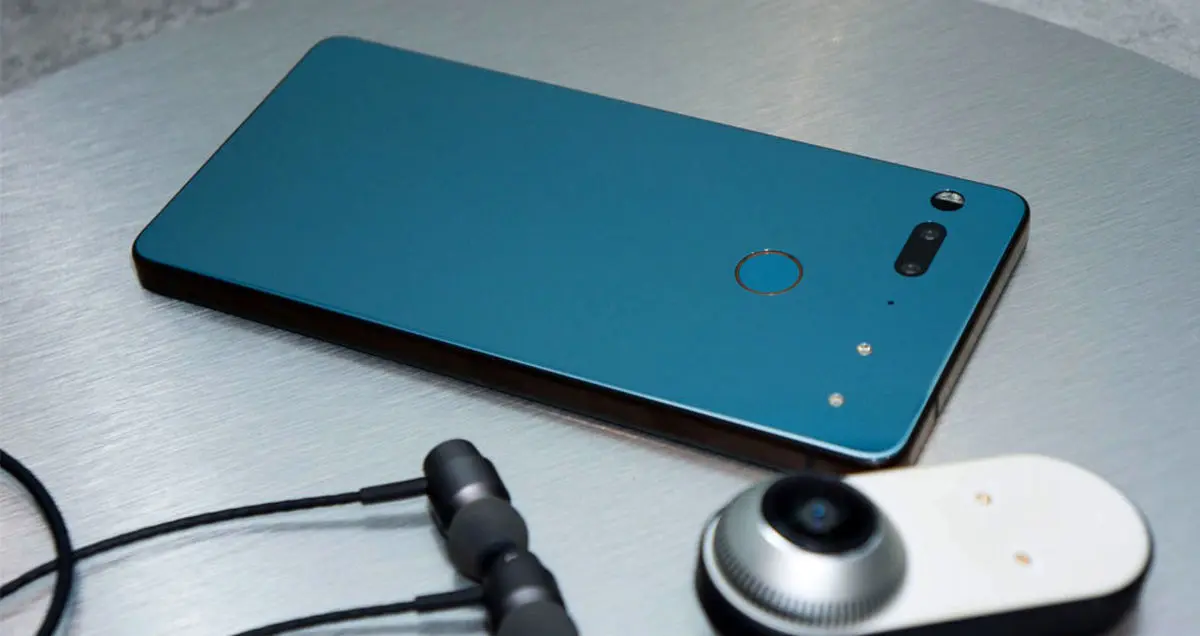 رنگ های سفارشی موبایل اسنشال بسیار جذاب و دلفریب است!