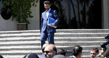 آنتن ضعیف موبایل در مترو به تعامل ضعیف اپراتور تلفن همراه با شهرداری بر می گردد