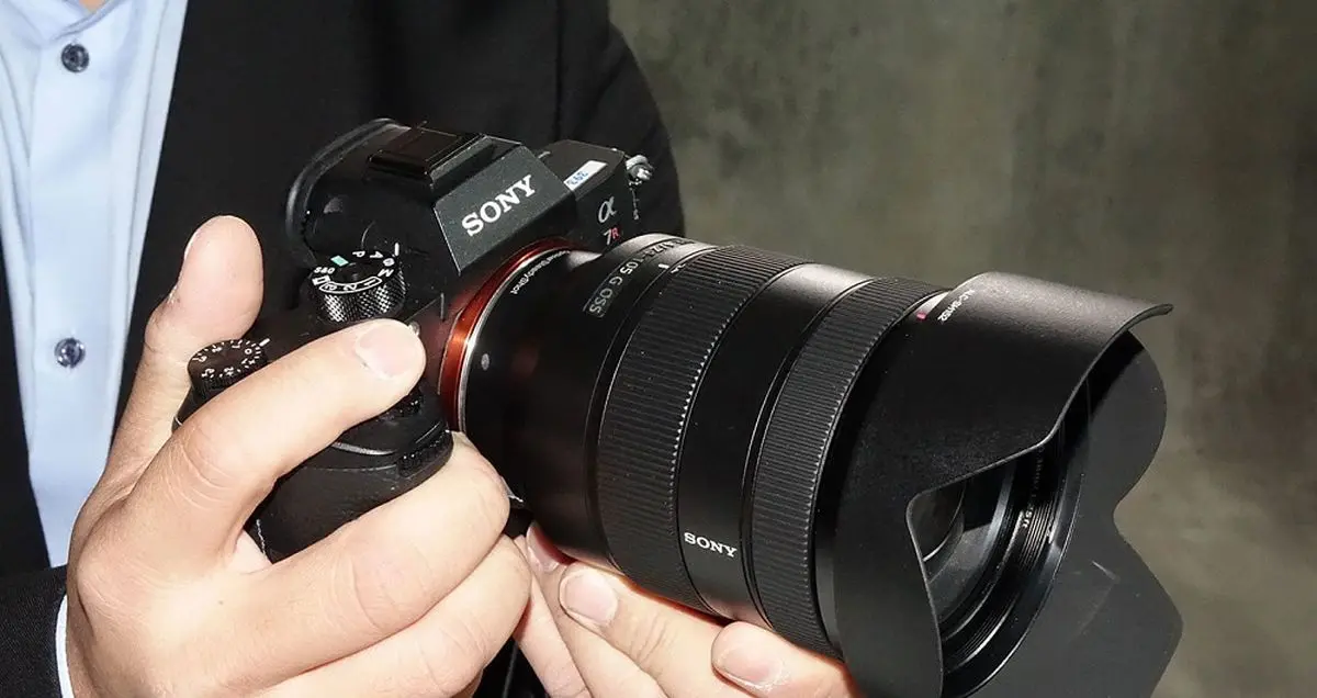 تجهیزات دوربین های بدون آینه که به آن ها احتیاج دارید