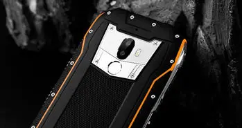 گوشی اوکیتل WP5000 نسبت به آب و ضربه کاملا مقاوم است