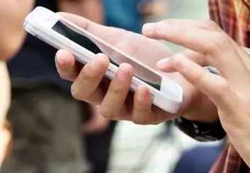 مردم به پیام رسان های بومی فرصت دهند