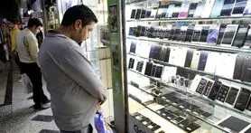 7 واحد تجاری غیر مجاز در مجتمع بازار موبایل ایران پلمب شد