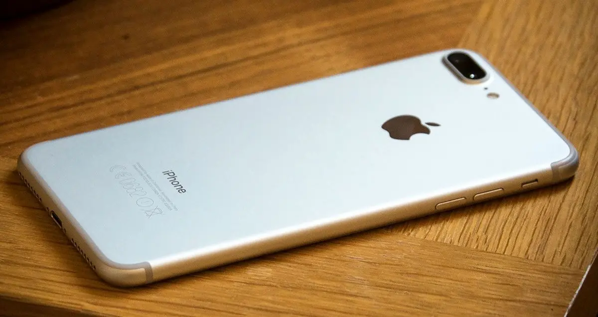 استفاده از فلز در ساخت گوشی های هوشمند در سال های اخیر رشد داشته است