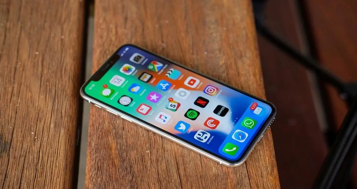 تماشا کنید: چالش آیفون X با شوکر الکتریکی!