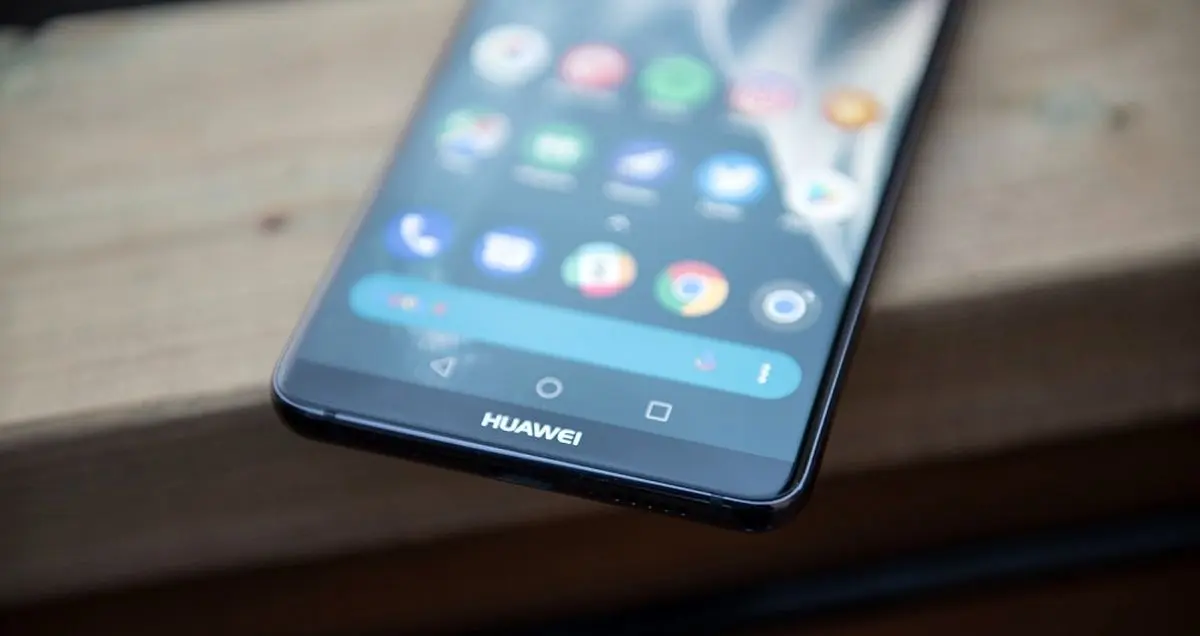 طراحی هواوی میت 20 لو رفت؛ دستگاهی بدون برش نمایشگر!