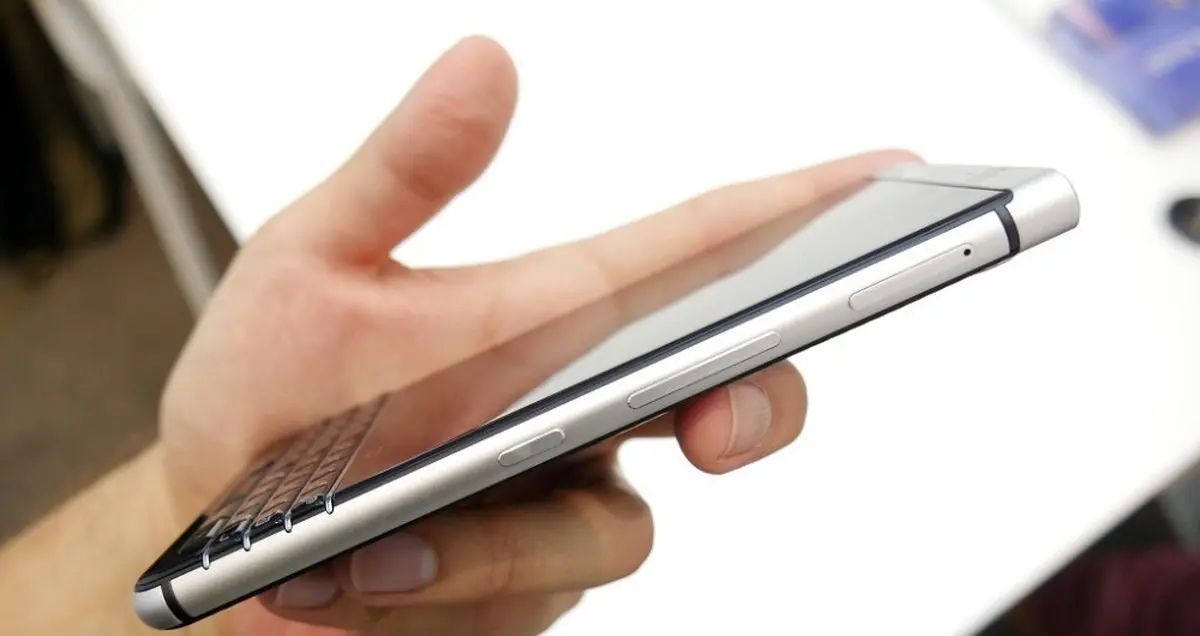 وقتی شرکت دام و طیور اقدام به واردات تلفن همراه با ارز 4200 تومانی می کند!