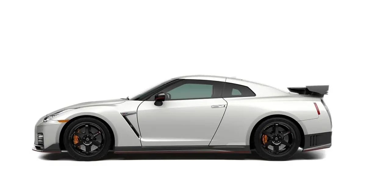 تماشا کنید: رقابت هیجانی نیسان GT-R و بی ام و M4؛ کدامیک سریع‌تر است؟